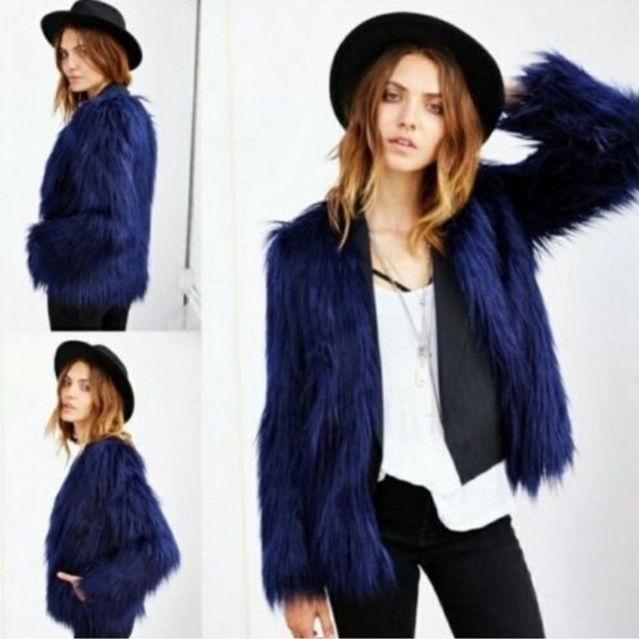 NWOT Ladakh x Urban Outfitters Margot Faux Fur Jacket in Blue - Picture 2 of 15